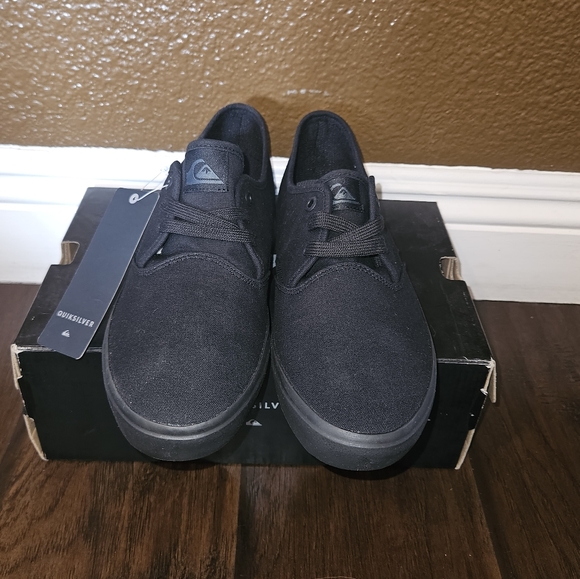 Men's Shoes - Picture 2 of 5